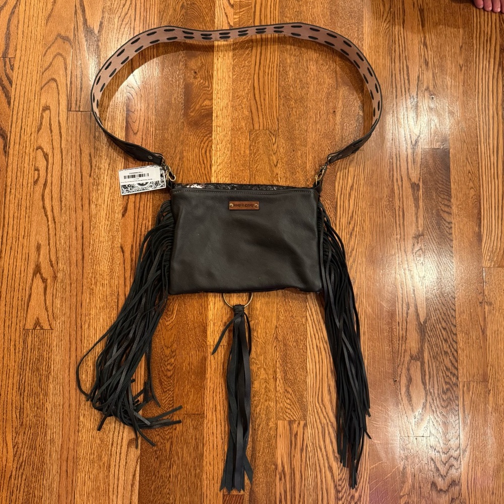 NWT Keep it Gypsy Metallic Peeking Moment Upcycled Maxine Flap Purse - Picture 8 of 9